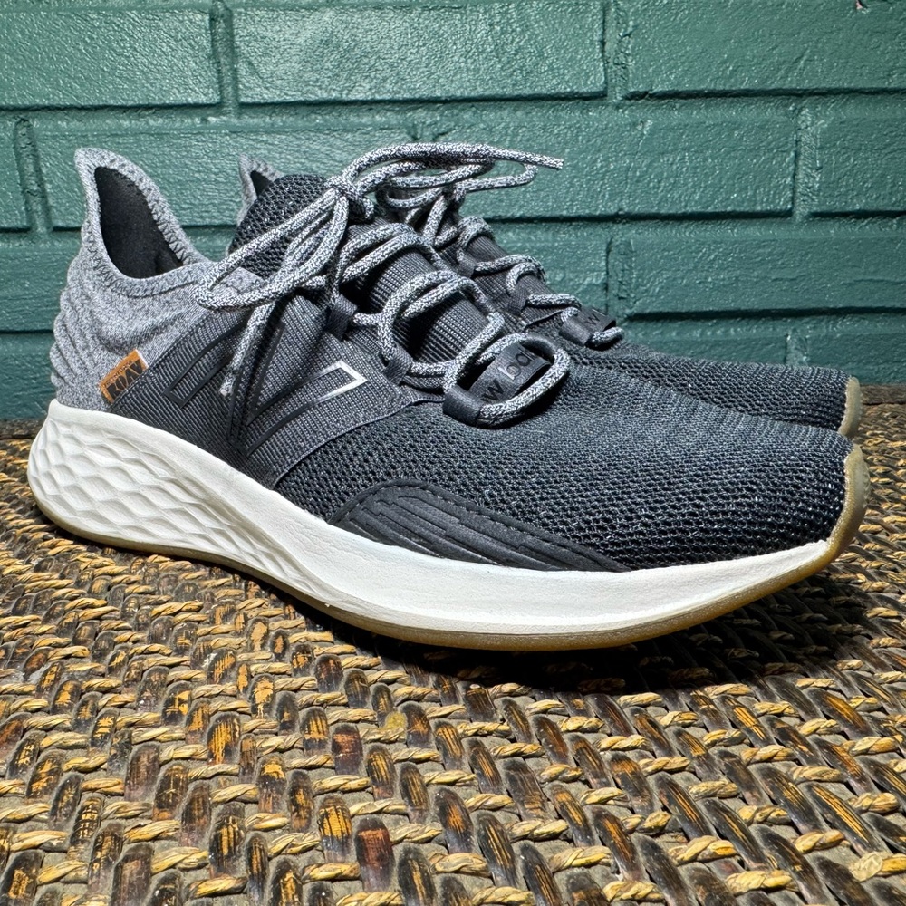 New Balance Women's Fresh Foam Roav Running Shoe - WROAVRB